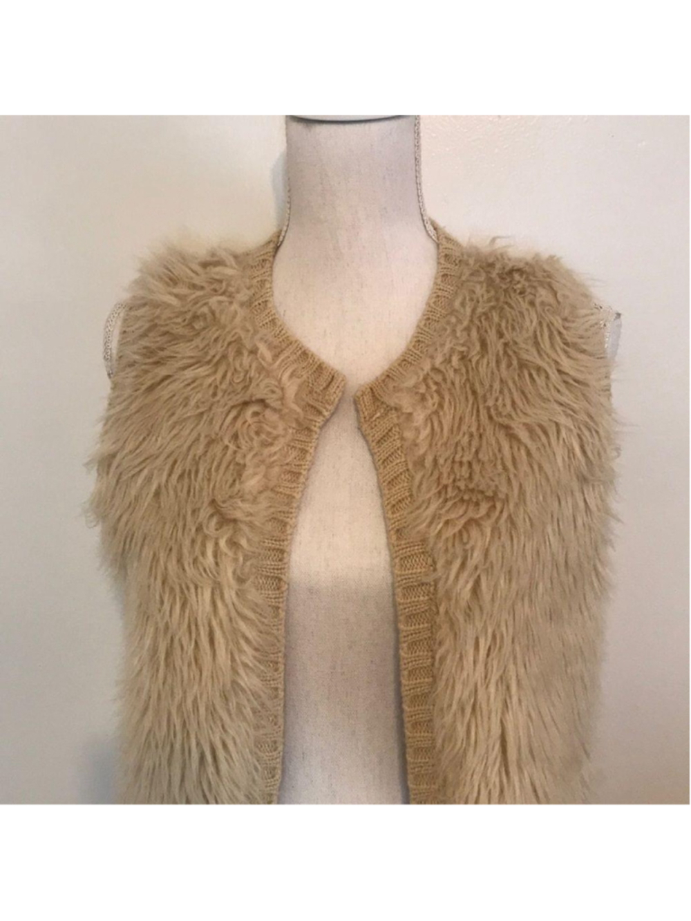 FURRY VEST - Picture 2 of 4